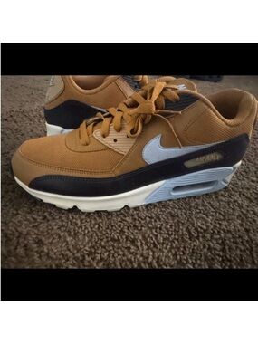 Nike Tan and Navy Air Max 90s